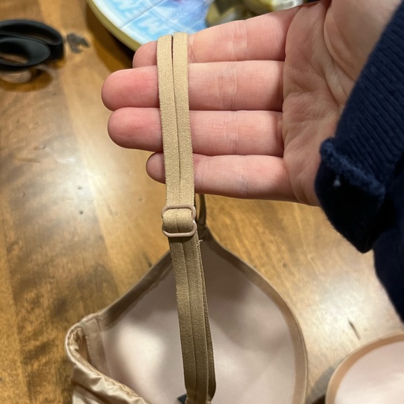 Victoria’s Secret, set of 2 pushup 32C bras, 1 NWT, can be sold separately, sexy - Picture 7 of 9